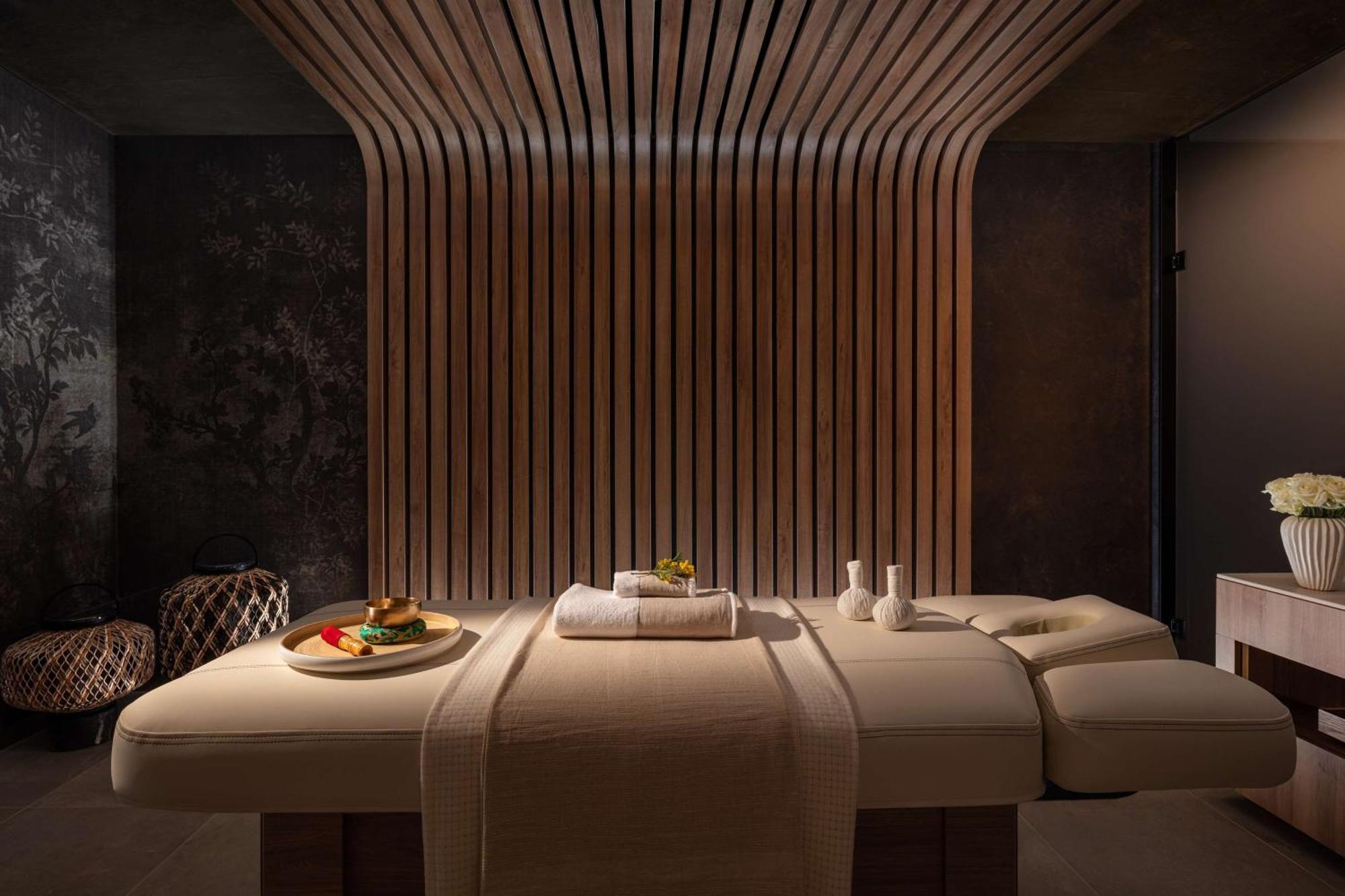 Anantara Plaza 5*