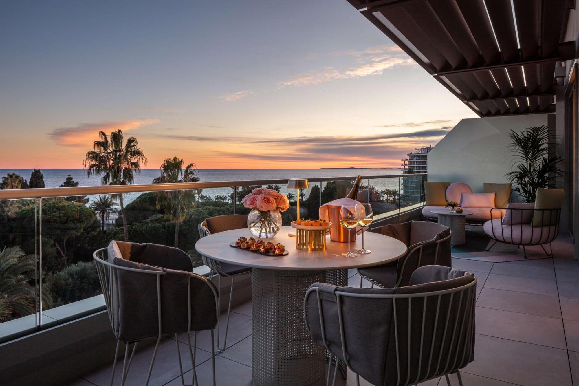 Anantara Plaza Hotel