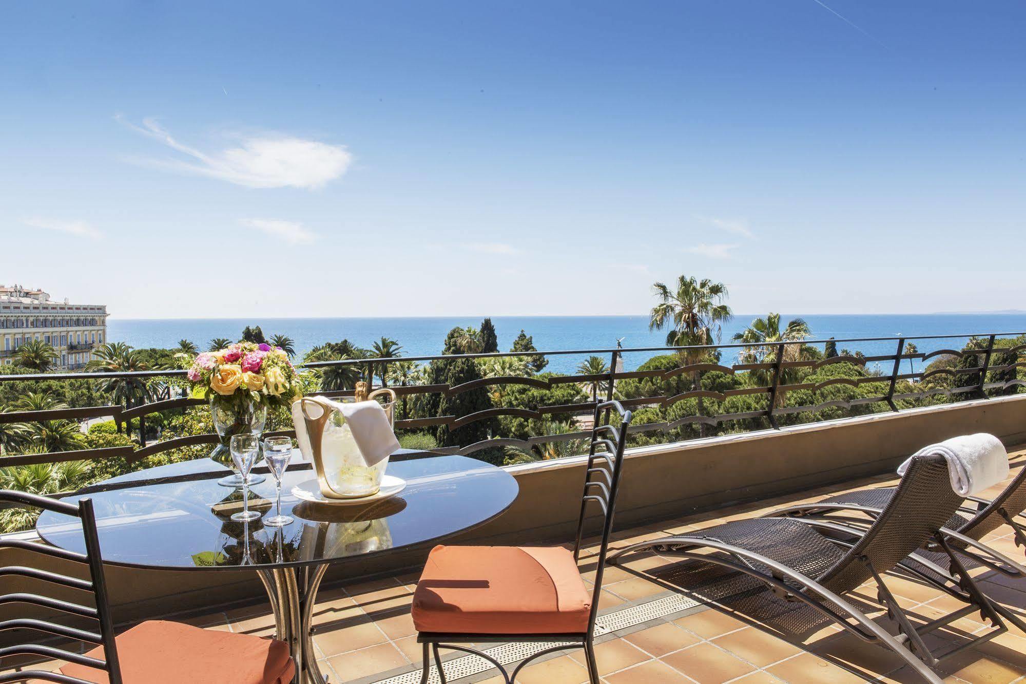 Plaza Hotel 5*